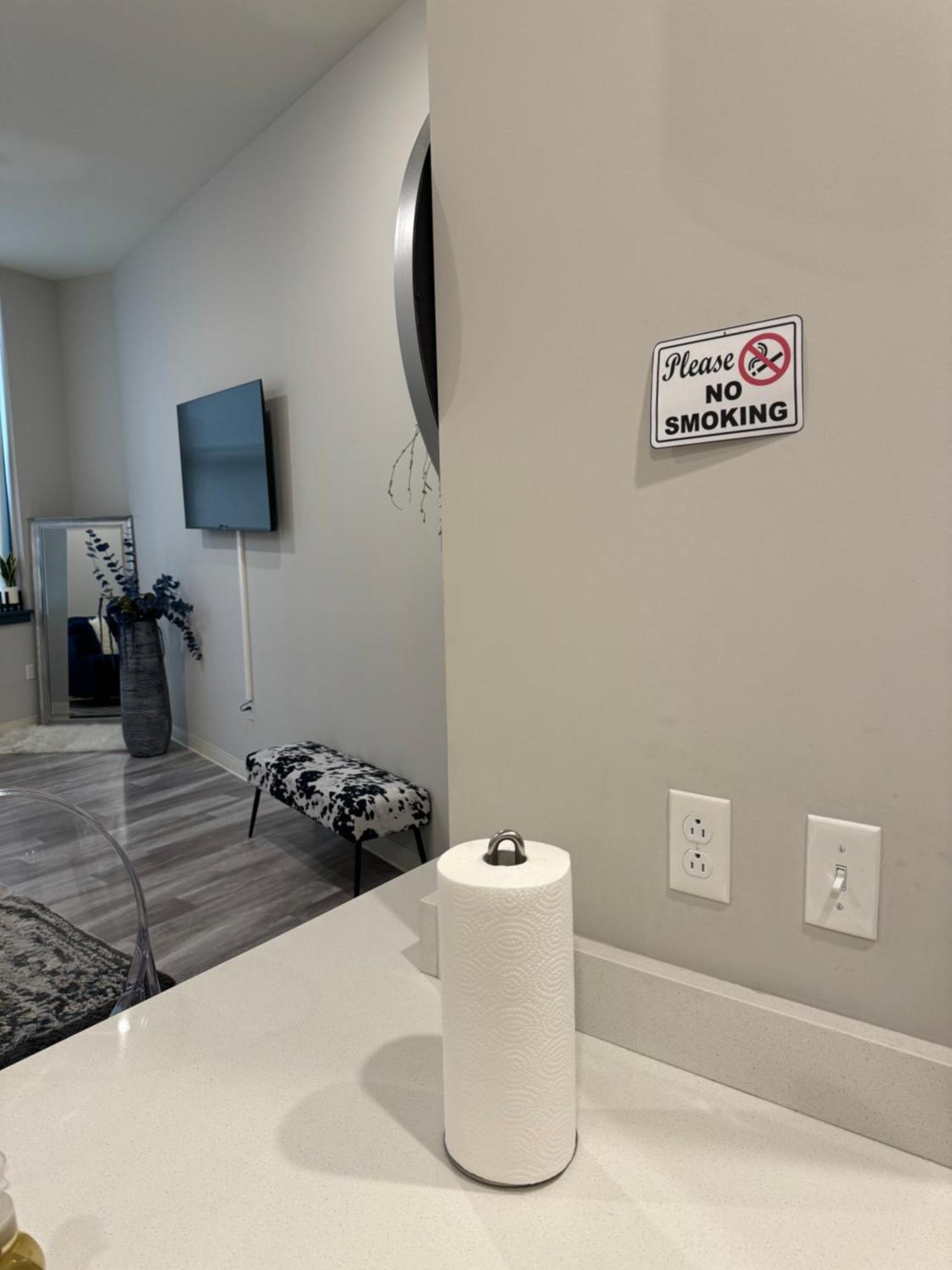 Beautiful Condo/Rooftop Patio With Free Parking Кливланд Екстериор снимка