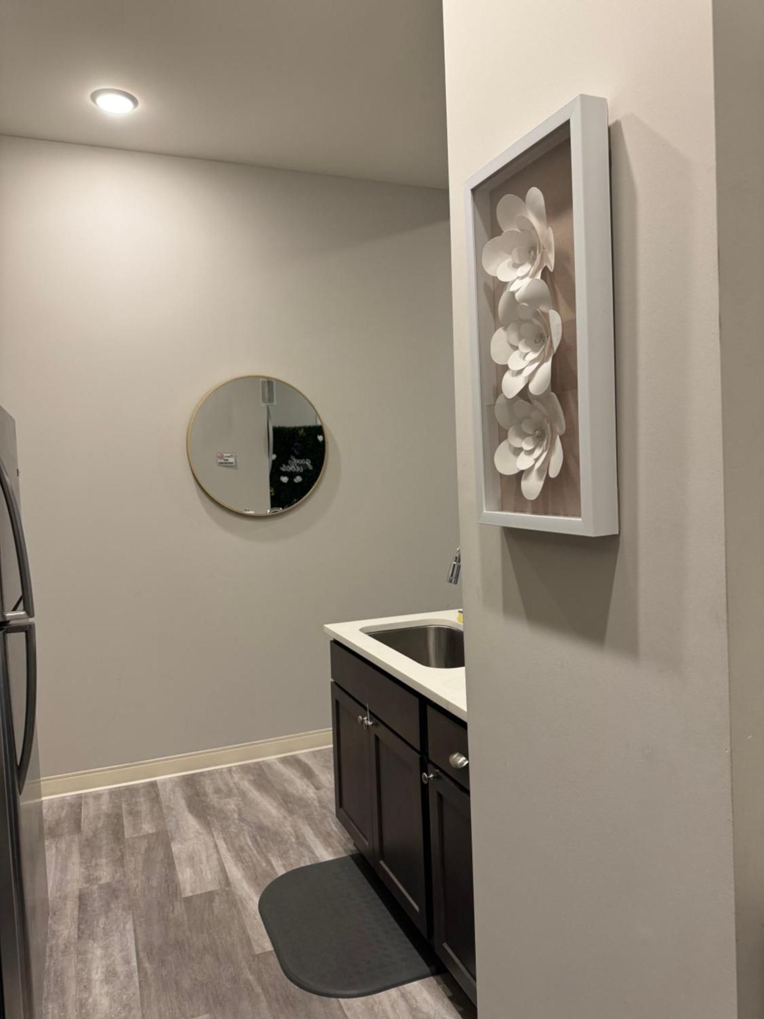 Beautiful Condo/Rooftop Patio With Free Parking Кливланд Екстериор снимка